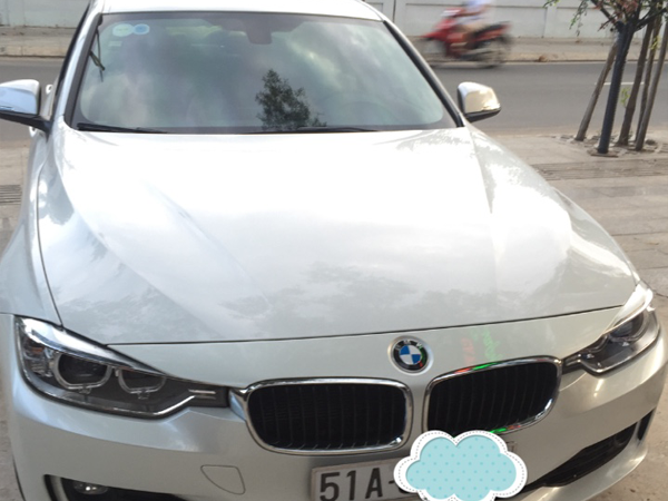 Xe BMW 320i trắng 4 chỗ - Dịch Vụ Mua Bán Xe Quý Phú Lâm - Công Ty TNHH MTV Quý Phú Lâm
